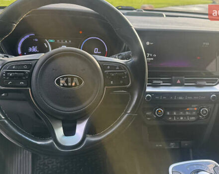 Киа Niro 2020 в Луцке на Automoto.ua Черный Киа Niro, объемом двигателя 0 л и пробегом 155 тыс. км за 19700 $, фото 7 на Automoto.ua