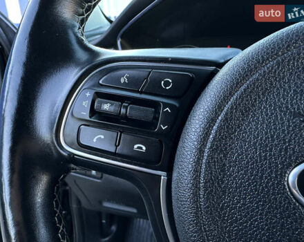 Чорний Кіа Niro, об'ємом двигуна 0 л та пробігом 144 тис. км за 19500 $, фото 49 на Automoto.ua