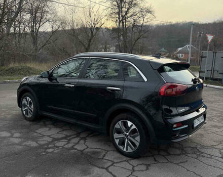 Чорний Кіа Niro, об'ємом двигуна 0 л та пробігом 93 тис. км за 18900 $, фото 3 на Automoto.ua
