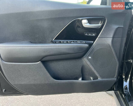 Черный Киа Niro, объемом двигателя 0 л и пробегом 140 тыс. км за 18199 $, фото 44 на Automoto.ua