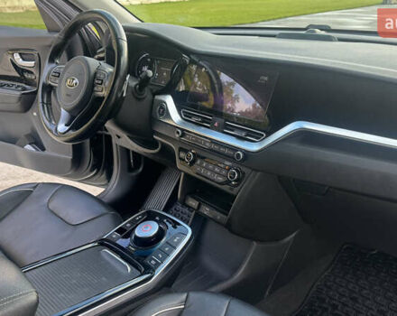 Киа Niro 2020 в Луцке на Automoto.ua Черный Киа Niro, объемом двигателя 0 л и пробегом 155 тыс. км за 19700 $, фото 15 на Automoto.ua