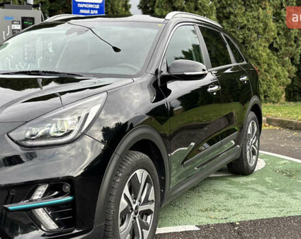 Чорний Кіа Niro, об'ємом двигуна 0 л та пробігом 110 тис. км за 19500 $, фото 40 на Automoto.ua