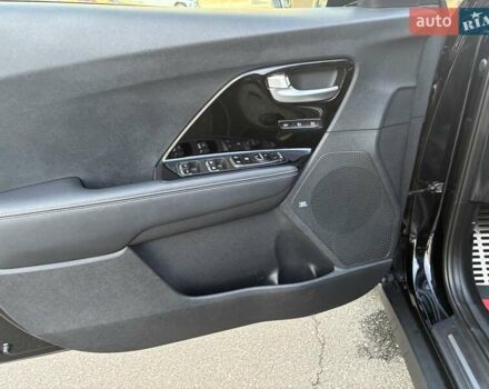 Черный Киа Niro, объемом двигателя 0 л и пробегом 105 тыс. км за 20500 $, фото 74 на Automoto.ua