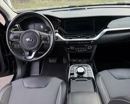 Чорний Кіа Niro, об'ємом двигуна 0 л та пробігом 93 тис. км за 18900 $, фото 14 на Automoto.ua