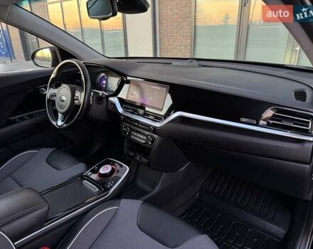 Черный Киа Niro, объемом двигателя 0 л и пробегом 110 тыс. км за 17999 $, фото 54 на Automoto.ua