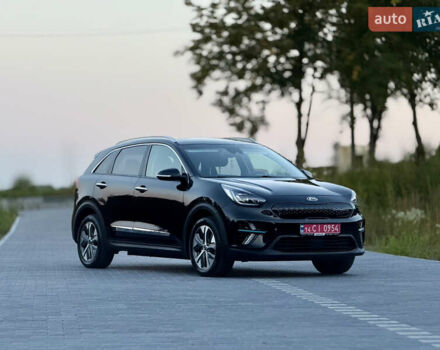 Черный Киа Niro, объемом двигателя 0 л и пробегом 165 тыс. км за 16999 $, фото 2 на Automoto.ua