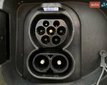 Чорний Кіа Niro, об'ємом двигуна 0 л та пробігом 88 тис. км за 22900 $, фото 23 на Automoto.ua