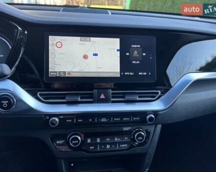 Чорний Кіа Niro, об'ємом двигуна 0 л та пробігом 112 тис. км за 20499 $, фото 47 на Automoto.ua