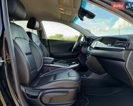 Чорний Кіа Niro, об'ємом двигуна 0 л та пробігом 69 тис. км за 23200 $, фото 80 на Automoto.ua