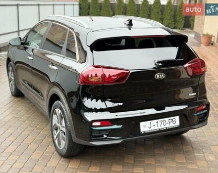 Чорний Кіа Niro, об'ємом двигуна 0 л та пробігом 89 тис. км за 20799 $, фото 11 на Automoto.ua