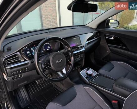 Черный Киа Niro, объемом двигателя 0 л и пробегом 110 тыс. км за 17999 $, фото 35 на Automoto.ua