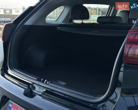Чорний Кіа Niro, об'ємом двигуна 0 л та пробігом 98 тис. км за 19400 $, фото 52 на Automoto.ua
