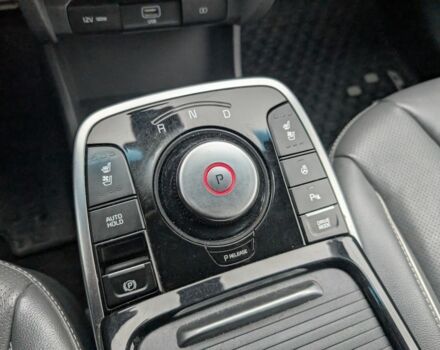 Черный Киа Niro, объемом двигателя 0 л и пробегом 253 тыс. км за 17000 $, фото 6 на Automoto.ua