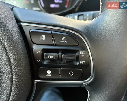 Черный Киа Niro, объемом двигателя 0 л и пробегом 105 тыс. км за 20500 $, фото 85 на Automoto.ua