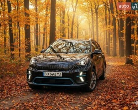 Чорний Кіа Niro, об'ємом двигуна 0 л та пробігом 112 тис. км за 19850 $, фото 4 на Automoto.ua