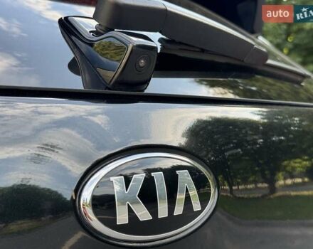 Черный Киа Niro, объемом двигателя 0 л и пробегом 98 тыс. км за 20999 $, фото 6 на Automoto.ua