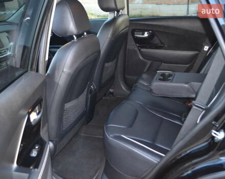 Чорний Кіа Niro, об'ємом двигуна 0 л та пробігом 169 тис. км за 18450 $, фото 40 на Automoto.ua