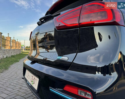 Чорний Кіа Niro, об'ємом двигуна 0 л та пробігом 91 тис. км за 18800 $, фото 9 на Automoto.ua