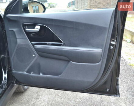 Чорний Кіа Niro, об'ємом двигуна 0 л та пробігом 169 тис. км за 18450 $, фото 43 на Automoto.ua