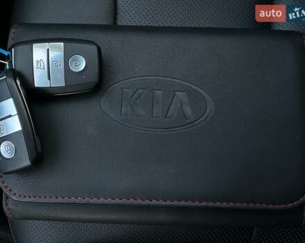 Киа Niro 2020 в Львове на Automoto.ua Черный Киа Niro, объемом двигателя 0 л и пробегом 68 тыс. км за 23200 $, фото 72 на Automoto.ua