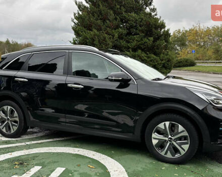 Чорний Кіа Niro, об'ємом двигуна 0 л та пробігом 110 тис. км за 19500 $, фото 7 на Automoto.ua