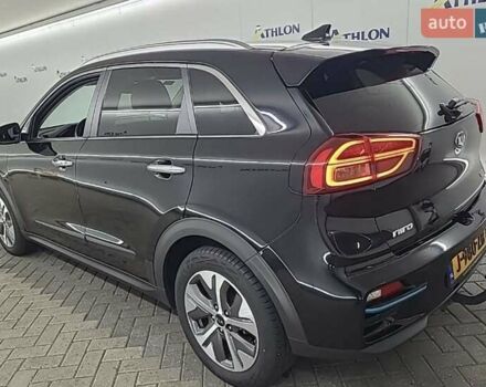 Чорний Кіа Niro, об'ємом двигуна 0 л та пробігом 69 тис. км за 21500 $, фото 59 на Automoto.ua