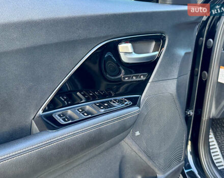 Киа Niro 2020 в Самборе на Automoto.ua Черный Киа Niro, объемом двигателя 0 л и пробегом 78 тыс. км за 21499 $, фото 26 на Automoto.ua