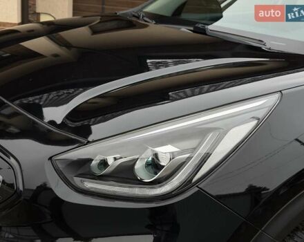 Чорний Кіа Niro, об'ємом двигуна 0 л та пробігом 89 тис. км за 20799 $, фото 27 на Automoto.ua