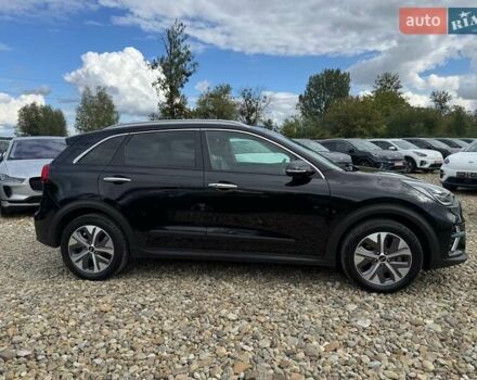 Чорний Кіа Niro, об'ємом двигуна 0 л та пробігом 69 тис. км за 23200 $, фото 23 на Automoto.ua