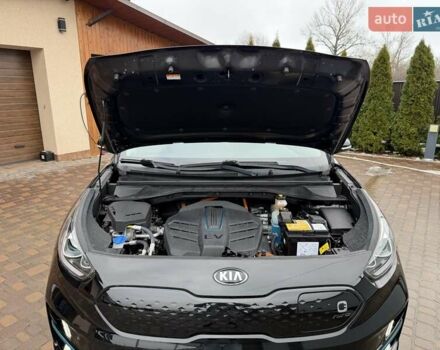 Чорний Кіа Niro, об'ємом двигуна 0 л та пробігом 89 тис. км за 20799 $, фото 81 на Automoto.ua