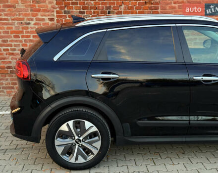 Киа Niro 2020 в Тернополе на Automoto.ua Черный Киа Niro, объемом двигателя 0 л и пробегом 92 тыс. км за 19899 $, фото 16 на Automoto.ua