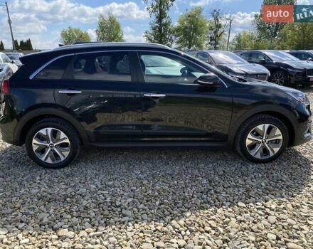 Чорний Кіа Niro, об'ємом двигуна 0 л та пробігом 88 тис. км за 22900 $, фото 18 на Automoto.ua