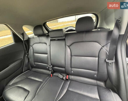 Чорний Кіа Niro, об'ємом двигуна 0 л та пробігом 172 тис. км за 19000 $, фото 9 на Automoto.ua