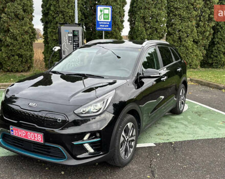 Чорний Кіа Niro, об'ємом двигуна 0 л та пробігом 110 тис. км за 19500 $, фото 22 на Automoto.ua