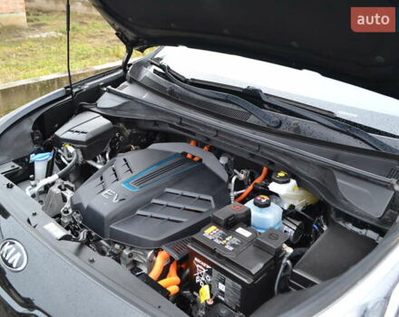 Чорний Кіа Niro, об'ємом двигуна 0 л та пробігом 169 тис. км за 18450 $, фото 75 на Automoto.ua