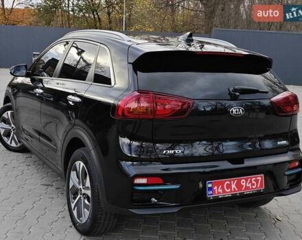 Чорний Кіа Niro, об'ємом двигуна 0 л та пробігом 115 тис. км за 20700 $, фото 7 на Automoto.ua
