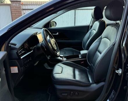 Чорний Кіа Niro, об'ємом двигуна 0 л та пробігом 69 тис. км за 21500 $, фото 18 на Automoto.ua