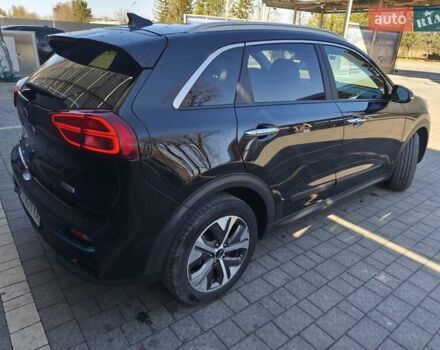 Чорний Кіа Niro, об'ємом двигуна 0 л та пробігом 46 тис. км за 17000 $, фото 25 на Automoto.ua