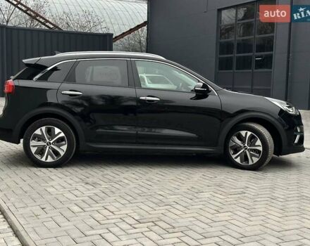 Чорний Кіа Niro, об'ємом двигуна 0 л та пробігом 134 тис. км за 18950 $, фото 8 на Automoto.ua