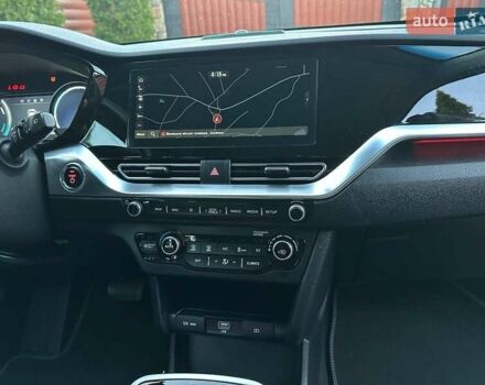 Чорний Кіа Niro, об'ємом двигуна 0 л та пробігом 126 тис. км за 19500 $, фото 26 на Automoto.ua