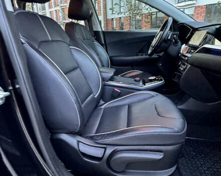 Киа Niro 2020 в Самборе на Automoto.ua Черный Киа Niro, объемом двигателя 0 л и пробегом 78 тыс. км за 21499 $, фото 53 на Automoto.ua
