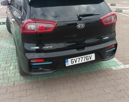 Чорний Кіа Niro, об'ємом двигуна 0 л та пробігом 170 тис. км за 16500 $, фото 2 на Automoto.ua