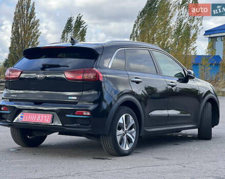 Черный Киа Niro, объемом двигателя 0 л и пробегом 140 тыс. км за 18199 $, фото 6 на Automoto.ua