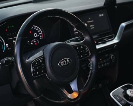 Чорний Кіа Niro, об'ємом двигуна 0 л та пробігом 112 тис. км за 19850 $, фото 26 на Automoto.ua