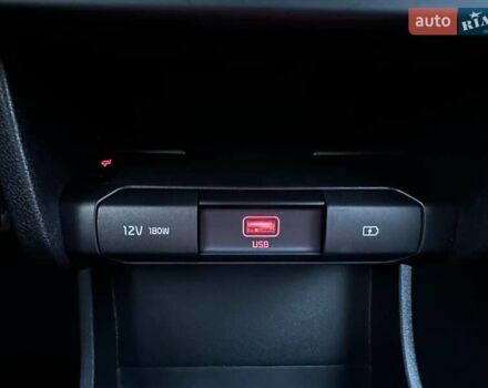 Черный Киа Niro, объемом двигателя 0 л и пробегом 35 тыс. км за 23400 $, фото 62 на Automoto.ua