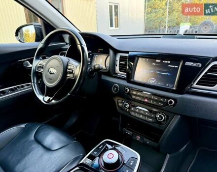 Киа Niro 2020 в Бердичеве на Automoto.ua Черный Киа Niro, объемом двигателя 0 л и пробегом 128 тыс. км за 16700 $, фото 74 на Automoto.ua