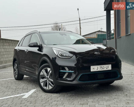 Черный Киа Niro, объемом двигателя 0 л и пробегом 132 тыс. км за 18699 $, фото 2 на Automoto.ua