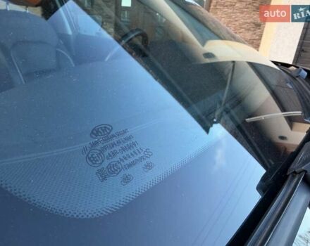 Чорний Кіа Niro, об'ємом двигуна 0 л та пробігом 69 тис. км за 21500 $, фото 10 на Automoto.ua