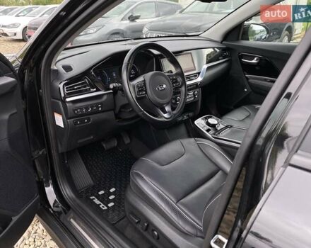 Чорний Кіа Niro, об'ємом двигуна 0 л та пробігом 131 тис. км за 21500 $, фото 21 на Automoto.ua
