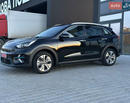 Чорний Кіа Niro, об'ємом двигуна 0 л та пробігом 98 тис. км за 19400 $, фото 13 на Automoto.ua